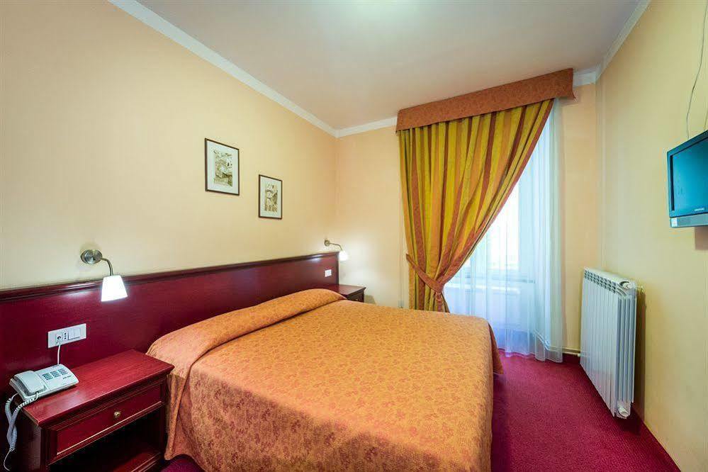 Hotel Boccascena جنوة المظهر الخارجي الصورة
