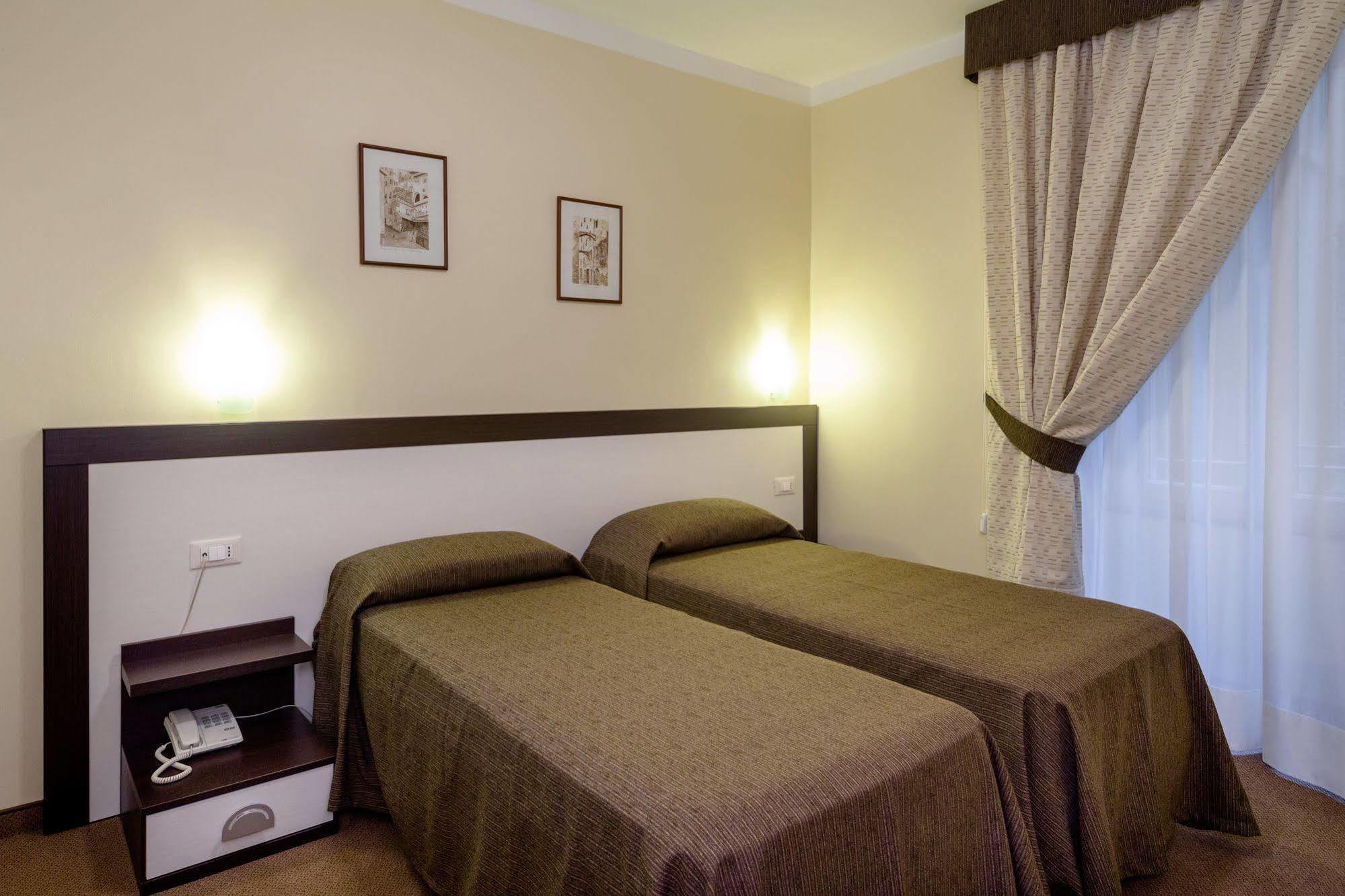 Hotel Boccascena جنوة المظهر الخارجي الصورة