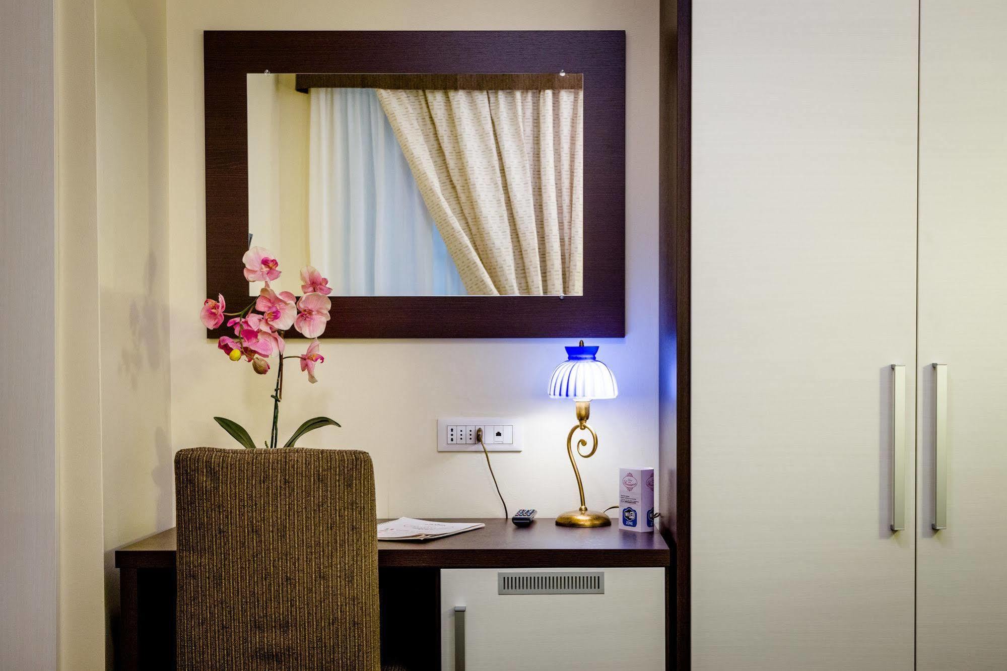 Hotel Boccascena جنوة المظهر الخارجي الصورة