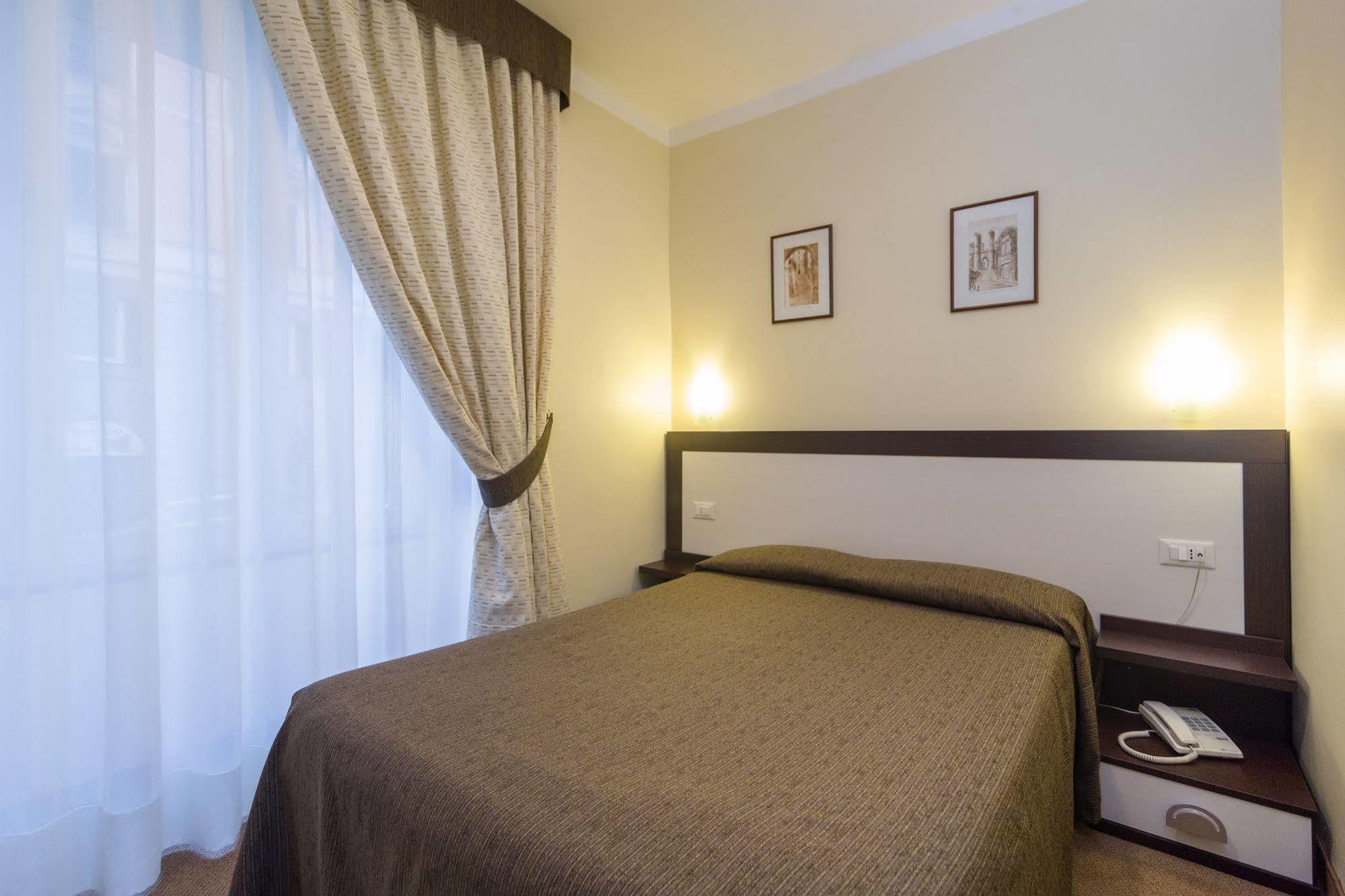 Hotel Boccascena جنوة المظهر الخارجي الصورة
